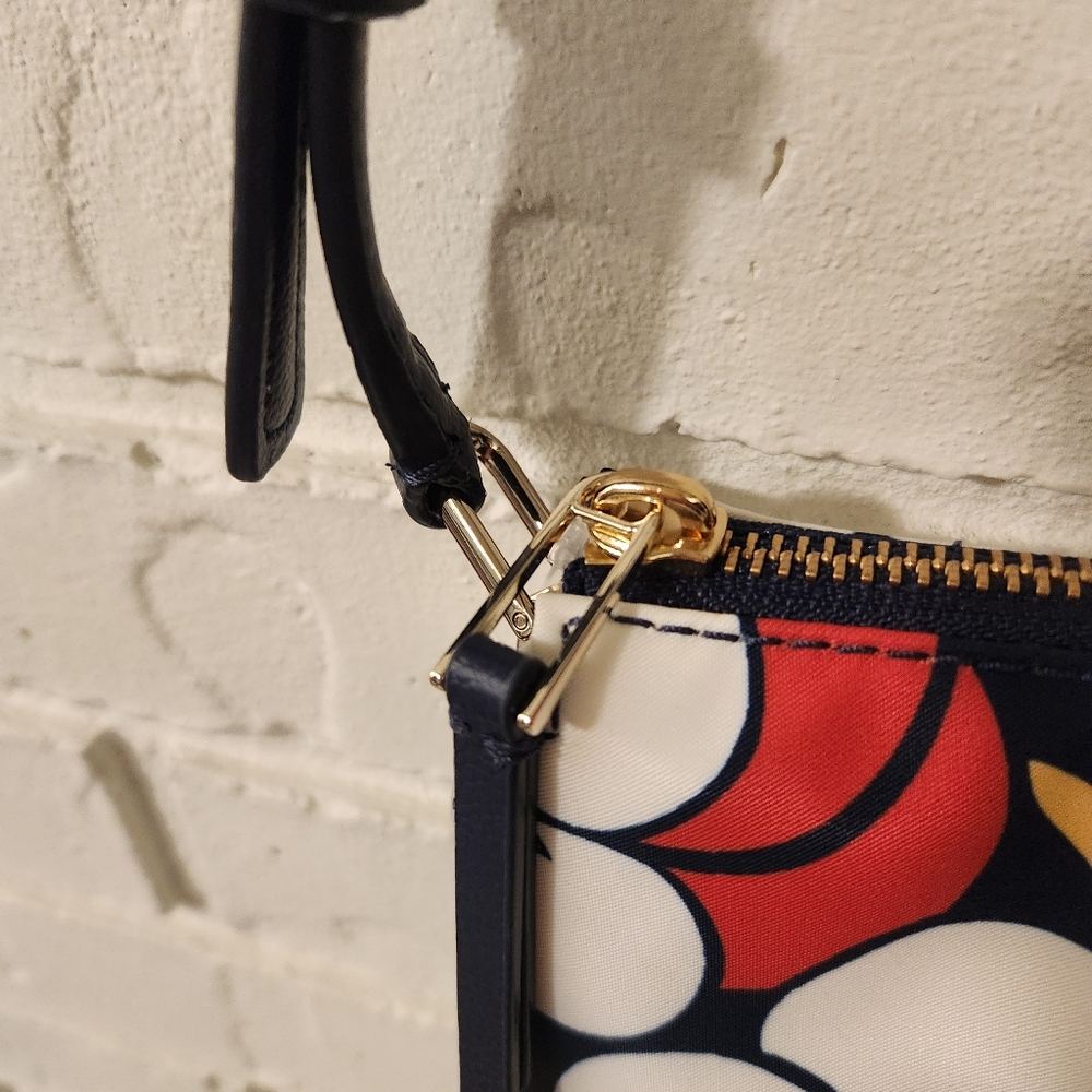 Kate Spade Triple Gusset Crossbody NWT - Picture 3 of 10
